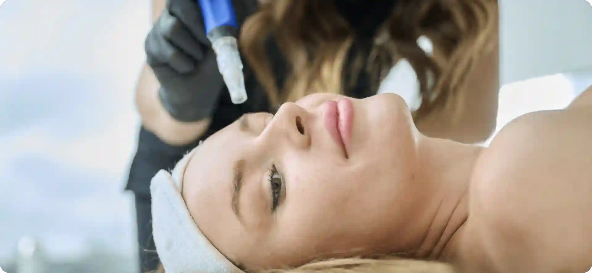 How Do Microneedles Trigger New Collagen and Elastin in Loose Skin Bridgnorth?